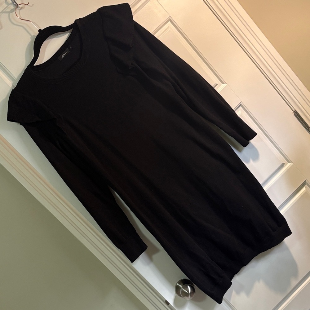 Reitmans Black Ruffle Sleeve Top